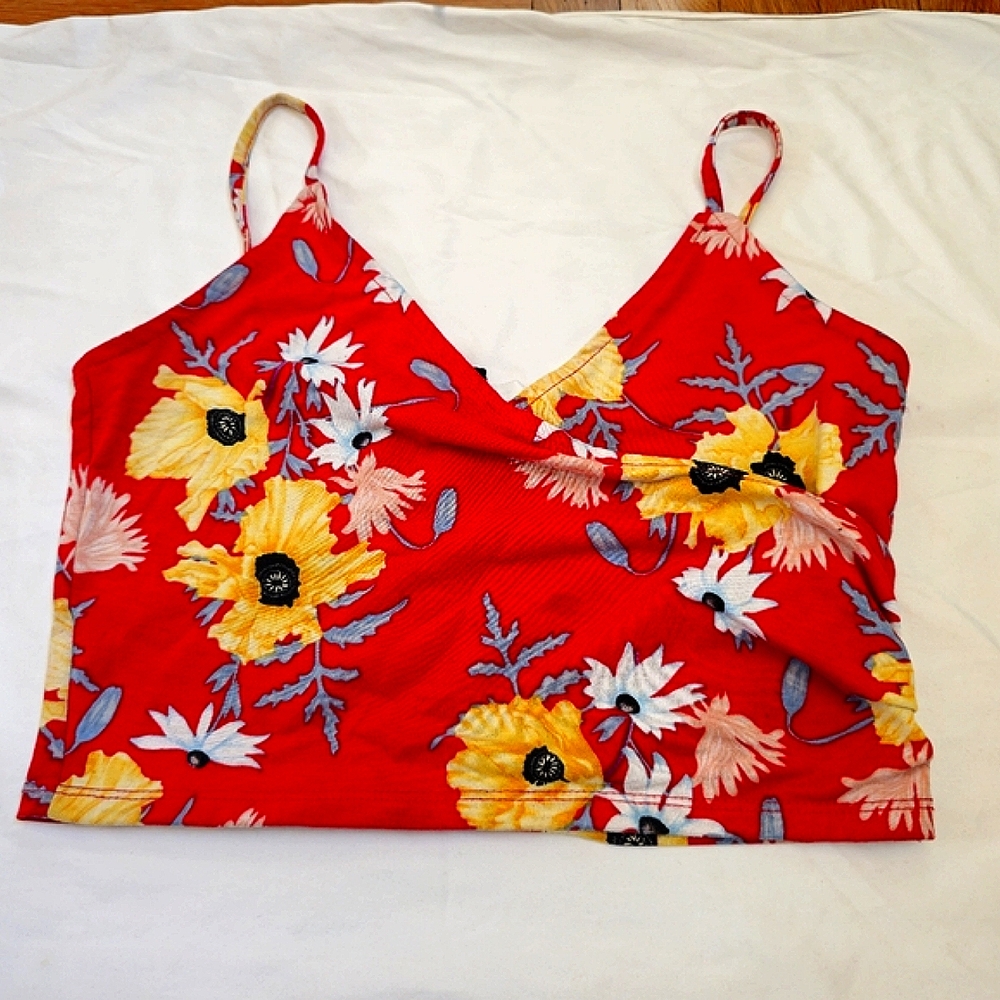 Divided By H&M Women's Red Floral Cropped Tank Top, Size S